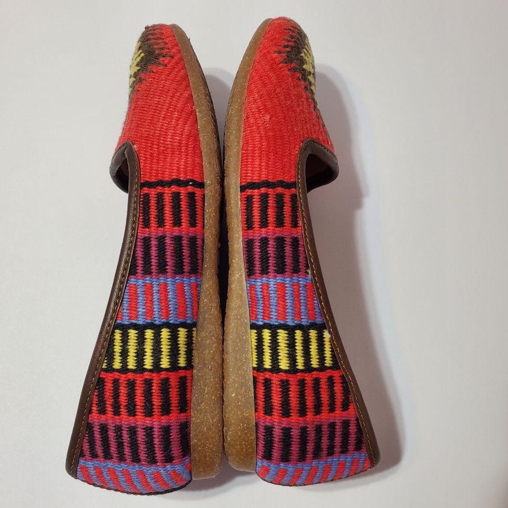 BORN Women's Giselle Red Slip On Southwestern Flat Size 7.5 - Picture 7 of 13